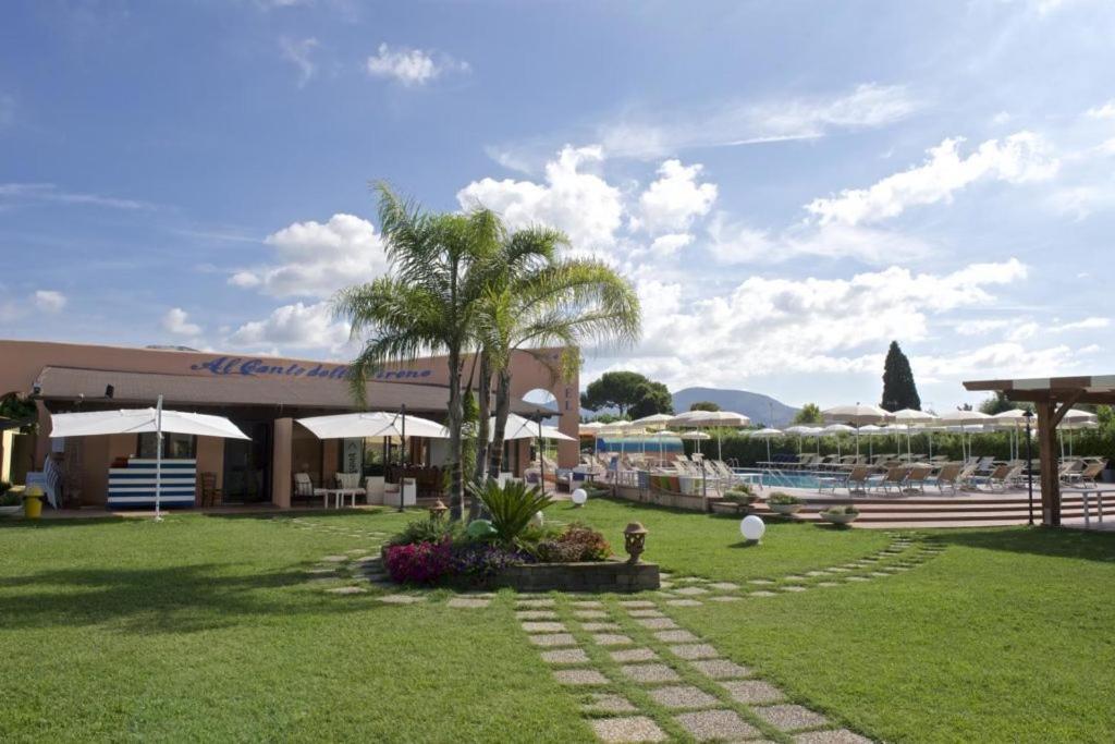 Hotel Ristorante Al Canto Delle Sirene Terracina Bagian luar foto