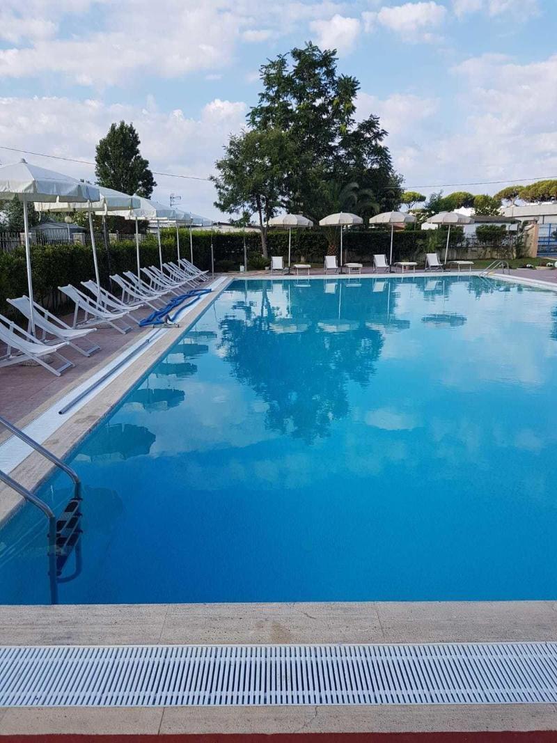 Hotel Ristorante Al Canto Delle Sirene Terracina Bagian luar foto