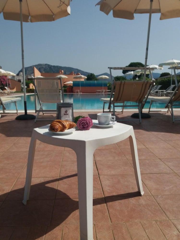 Hotel Ristorante Al Canto Delle Sirene Terracina Bagian luar foto