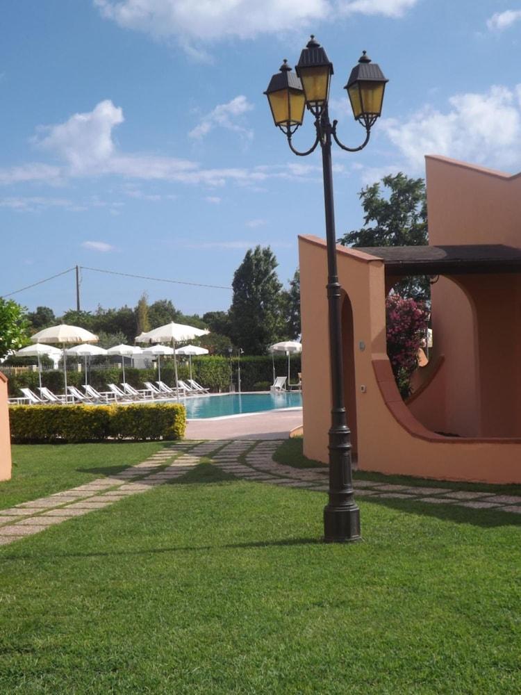 Hotel Ristorante Al Canto Delle Sirene Terracina Bagian luar foto