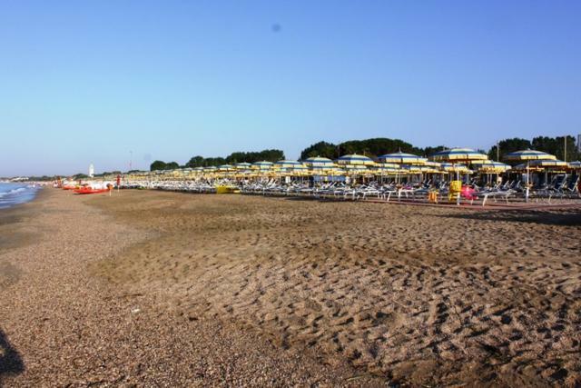 Hotel Ristorante Al Canto Delle Sirene Terracina Bagian luar foto